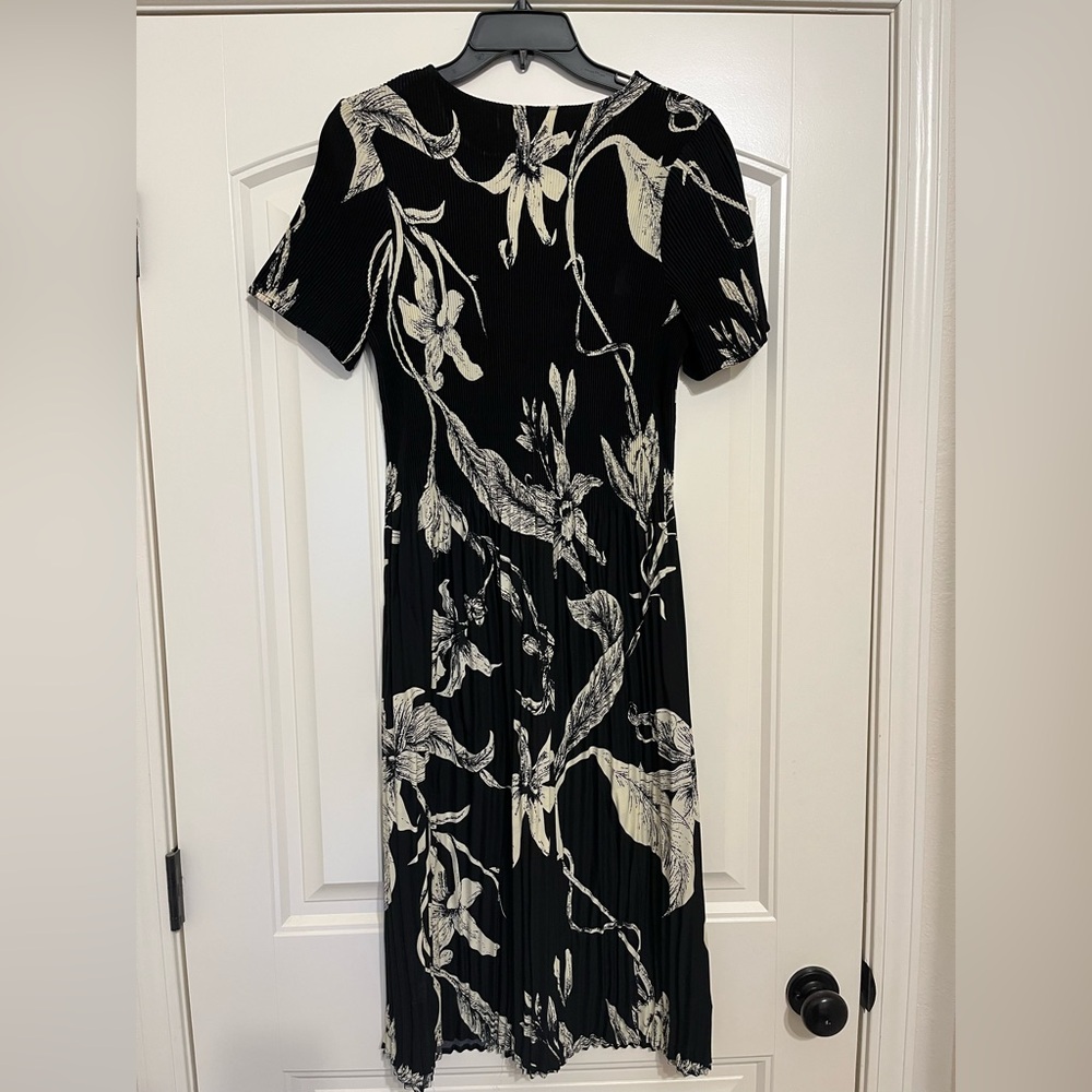 Dress by Kindred - Picture 8 of 8